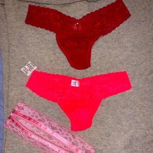 Hanky panky thing set with lace bag